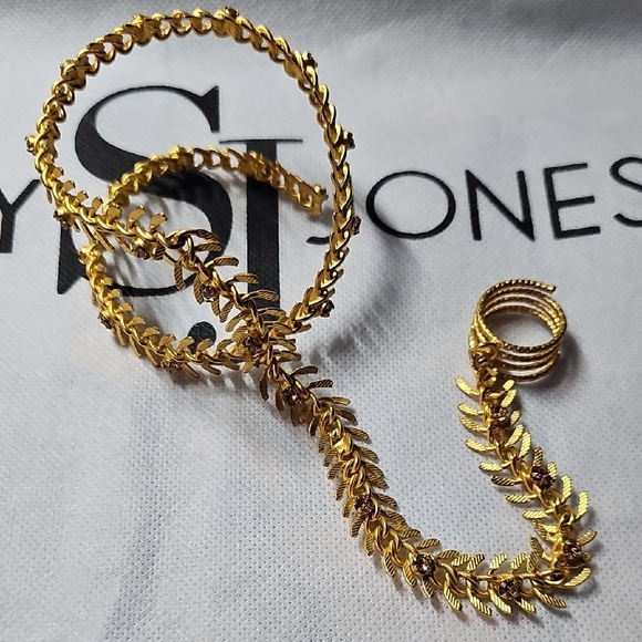 Sassy Jones Gold Leaf Necklace - Picture 6 of 6